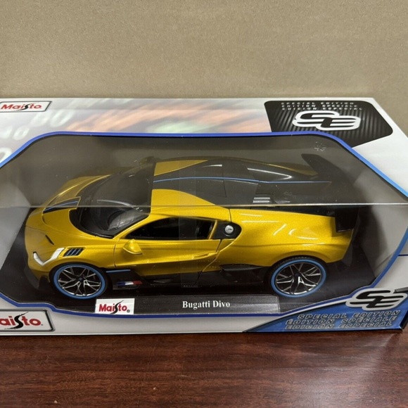 Maisto 1:18 Bugatti Divo Gold Yellow Diecast Special Edition Model - Picture 3 of 6